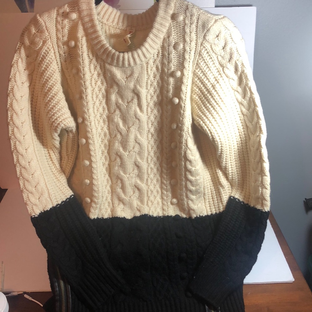 Cream and Black Wool Blend Crew Neck Cable Knit Sweater